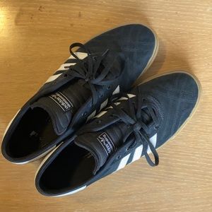 Men’s Adidas skateboarding shoes